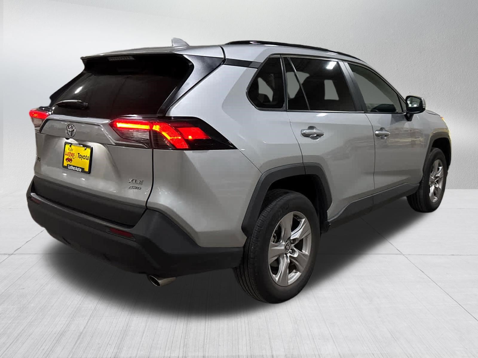 Used 2025 Toyota RAV4 XLE AWD/4WD image 6