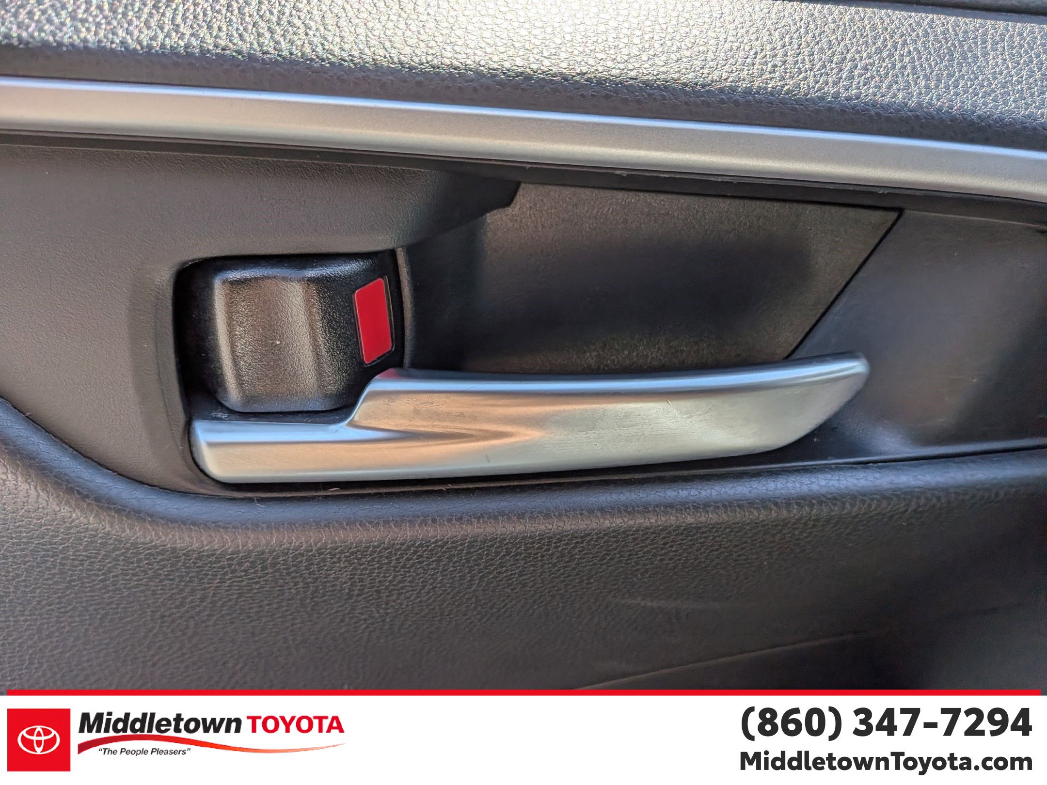 Used 2025 Toyota RAV4 XLE image 11