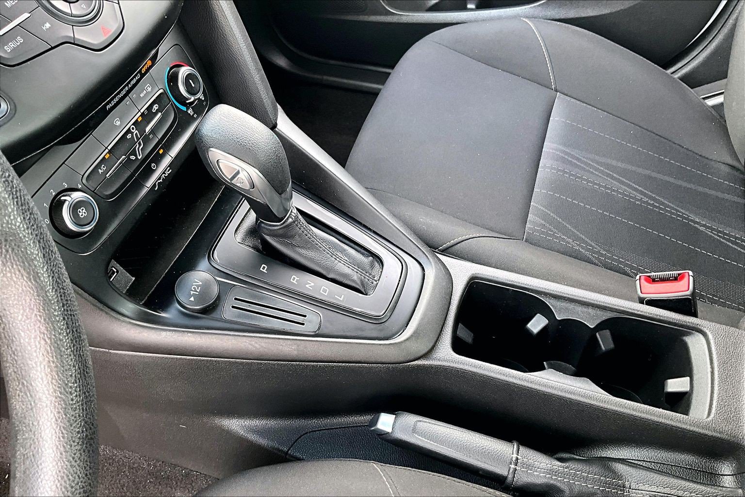 Used 2018 Ford Focus SE FWD image 12