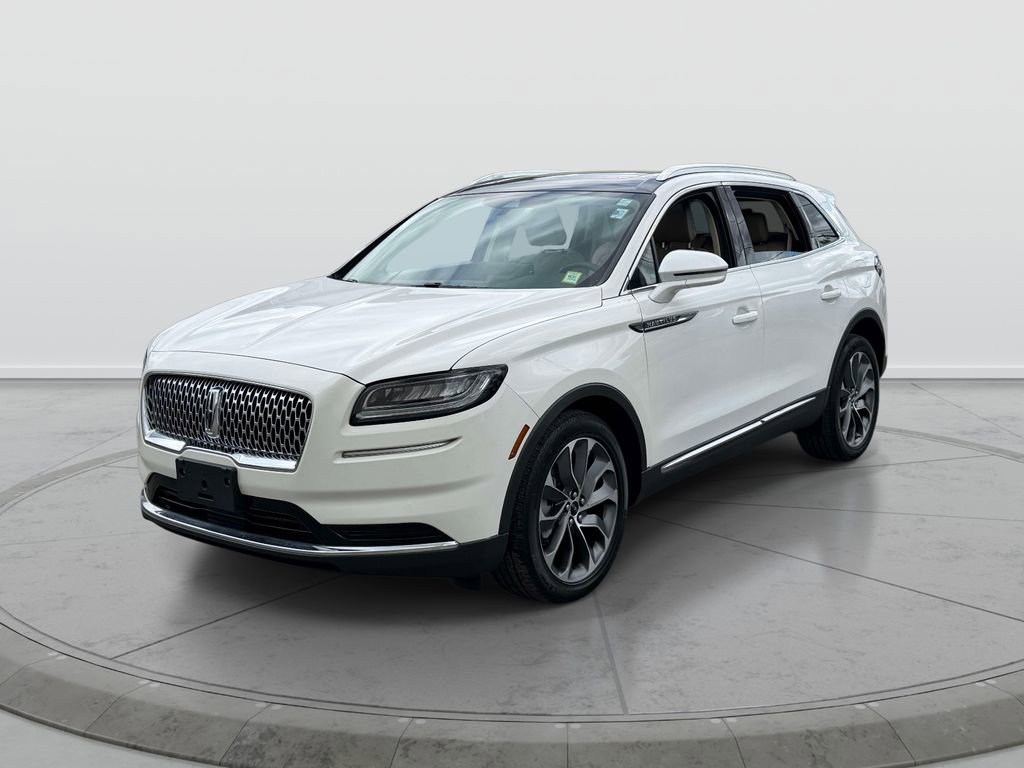Used 2022 Lincoln Nautilus Reserve AWD/4WD image 3