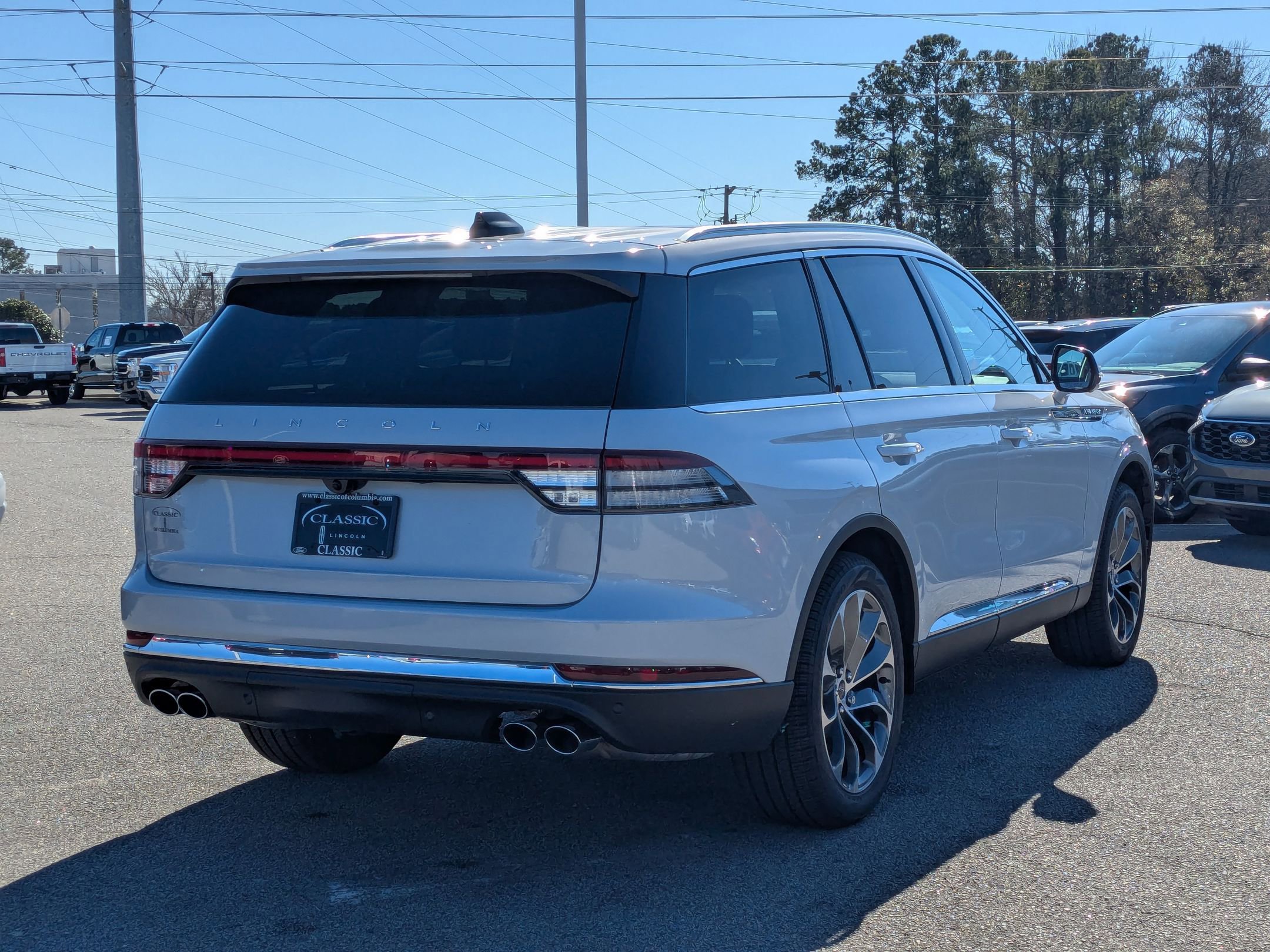 New 2025 Lincoln Aviator Reserve w/ Luxury Package image 3