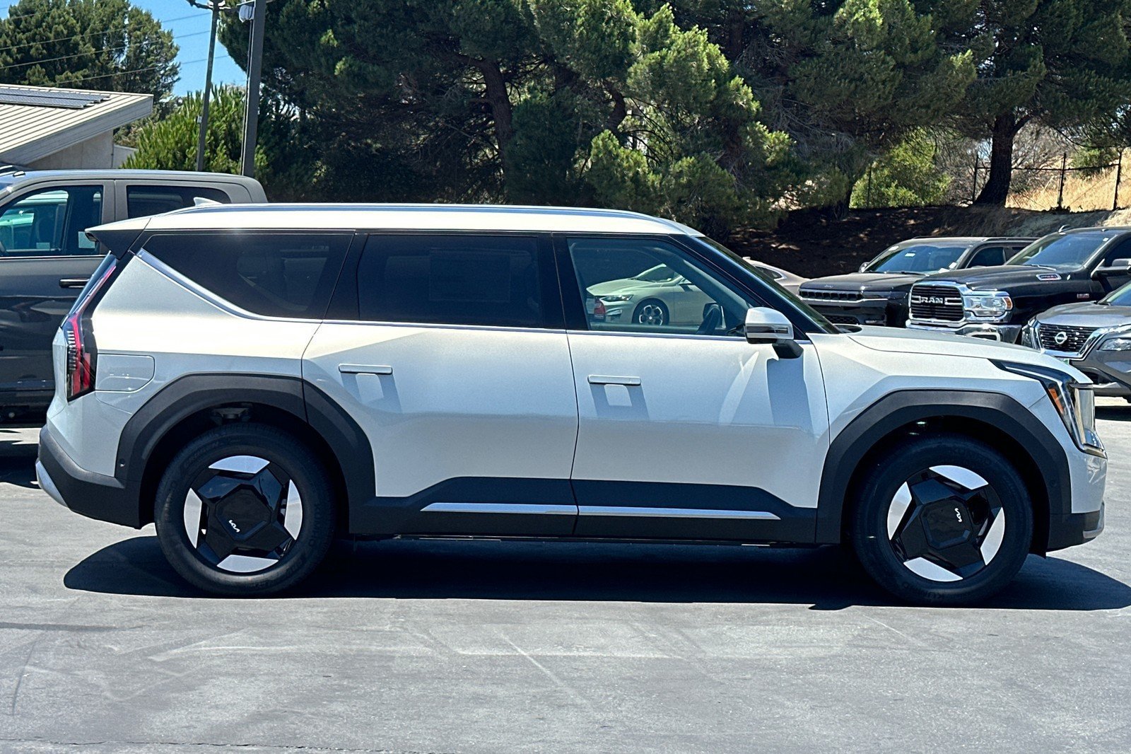 New 2026 Kia EV9 Wind AWD/4WD image 3