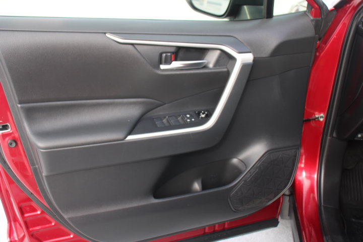 Certified 2021 Toyota RAV4 XLE w/ Convenience Package AWD/4WD image 10