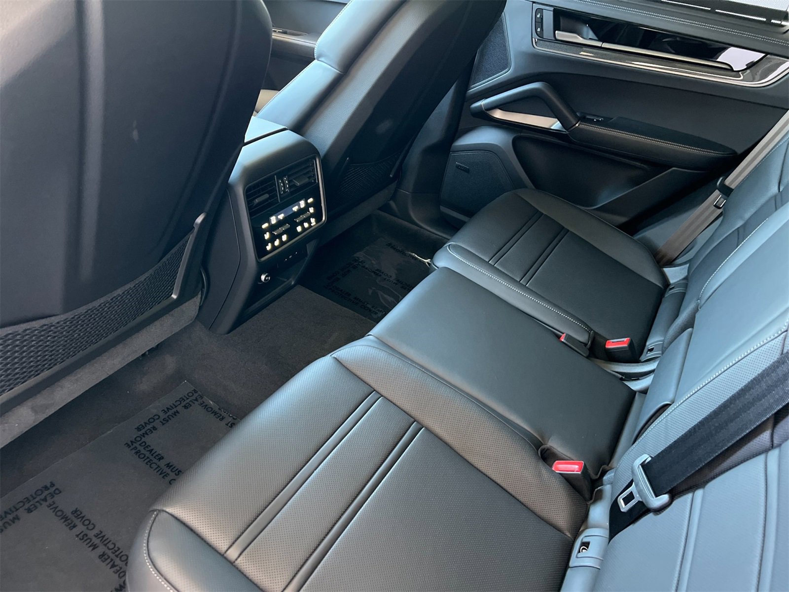 New 2025 Porsche Cayenne Turbo image 14