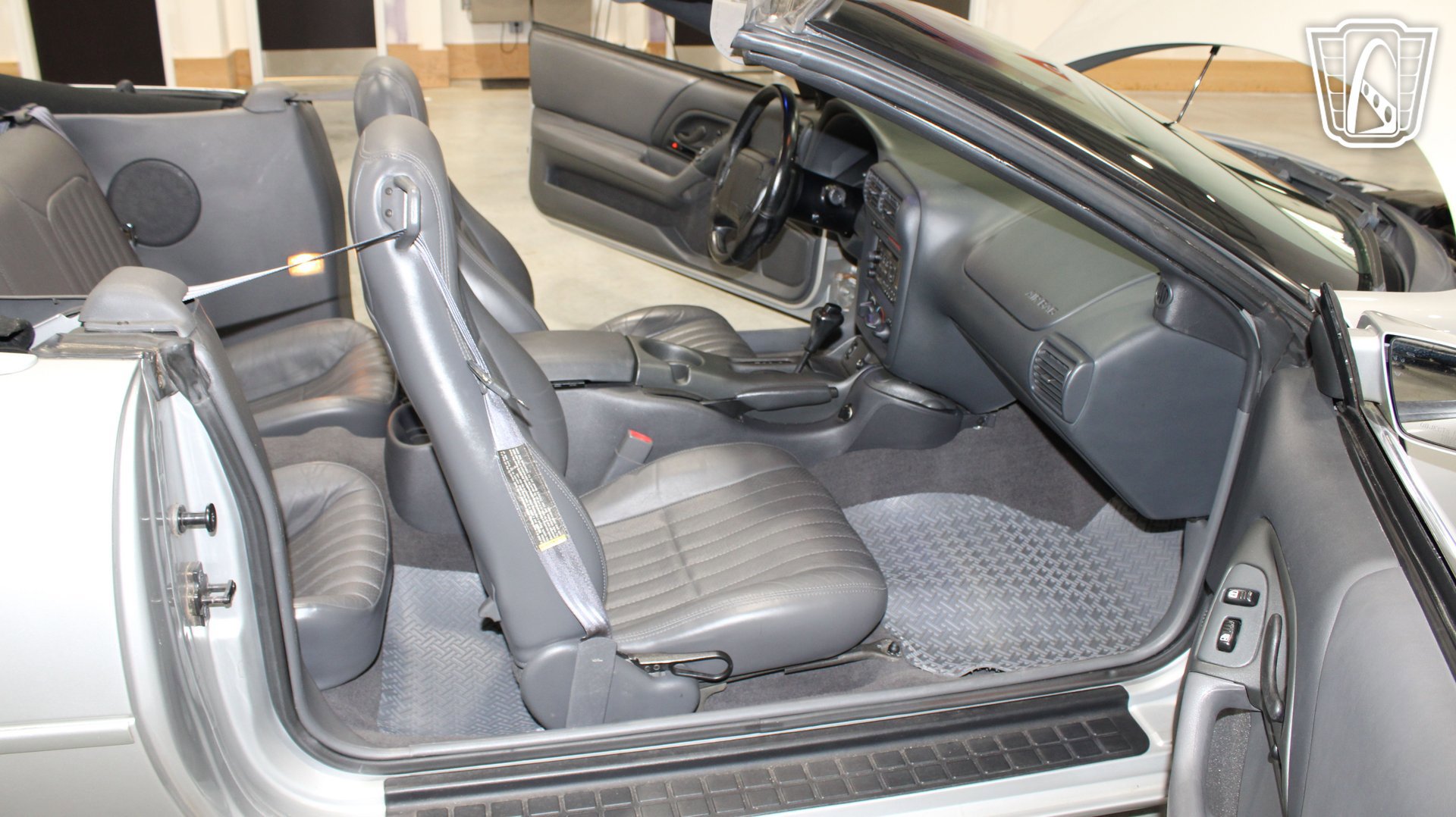 Used 1998 Chevrolet Camaro Z28 RWD image 7