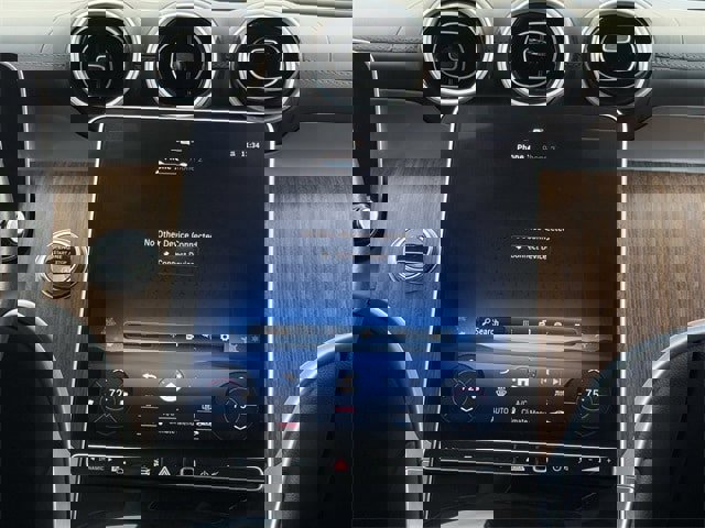 Used 2024 Mercedes-Benz GLC 300 image 16