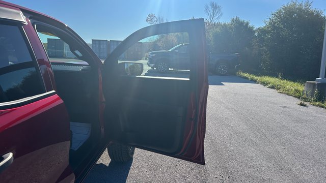 Certified 2024 Chevrolet Colorado Trail Boss w/ Advanced Trailering Package image 43