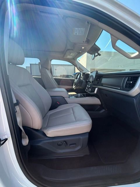 Used 2023 Ford Expedition XLT RWD image 9