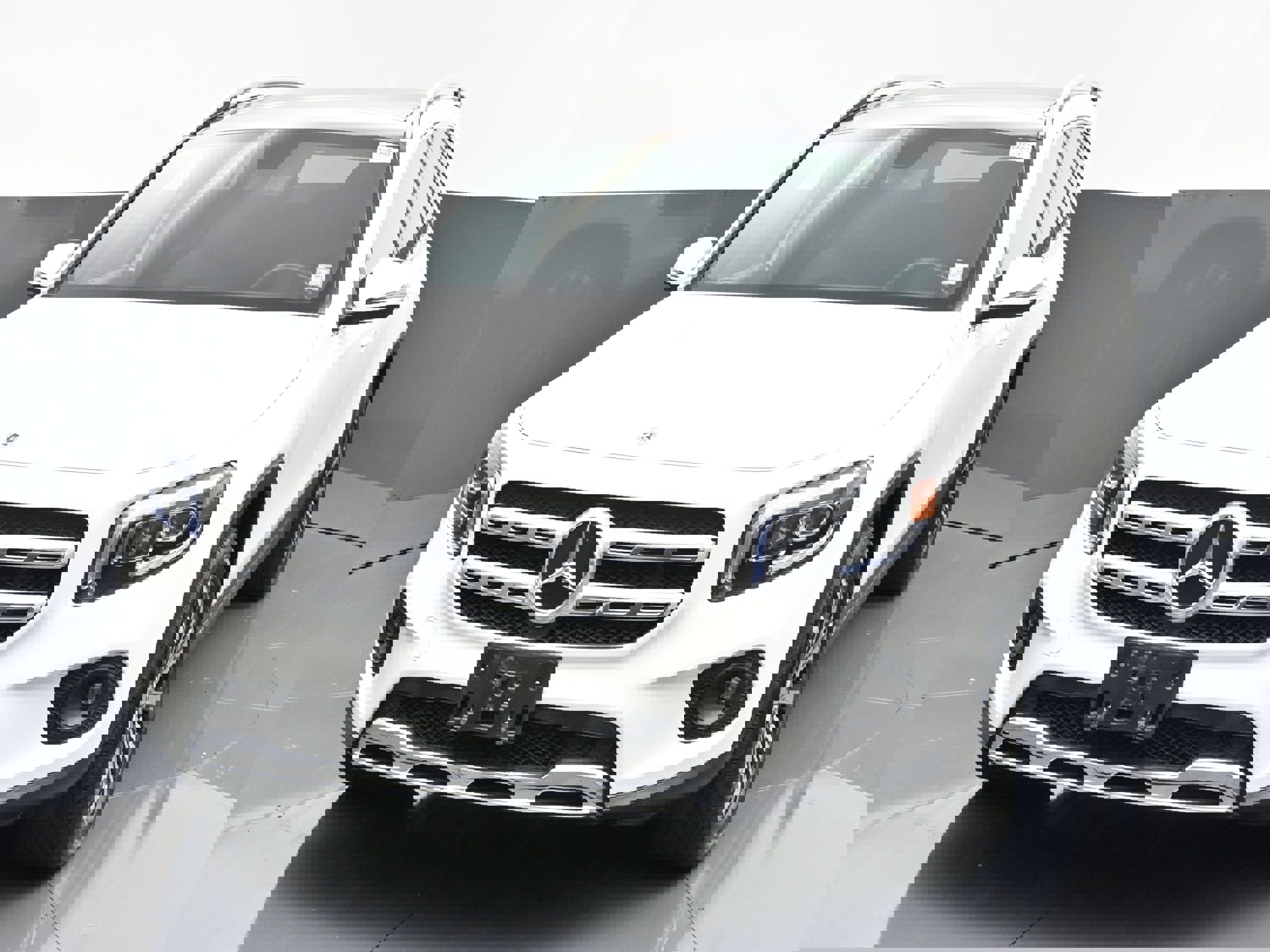 Used 2021 Mercedes-Benz GLB 250 4MATIC image 3