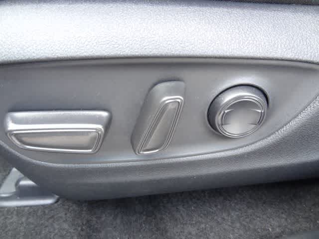 Used 2024 Toyota RAV4 XLE FWD image 7