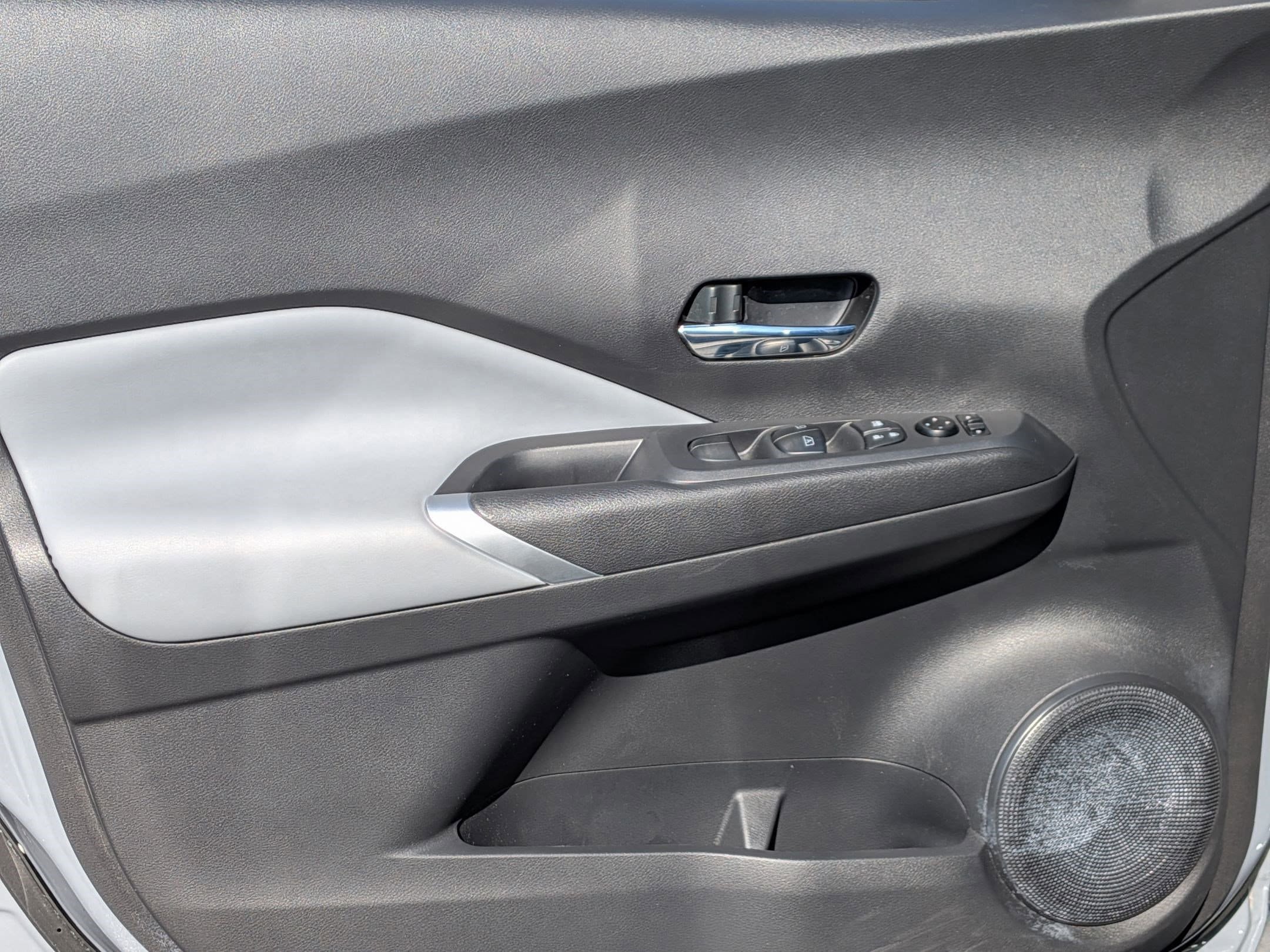 Certified 2023 Nissan Kicks SR w/ SR Premium Package FWD image 12