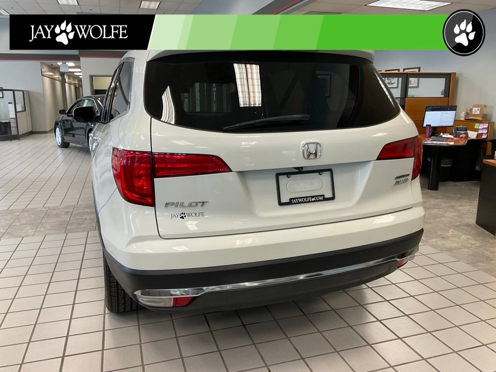 Used 2017 Honda Pilot Touring image 5