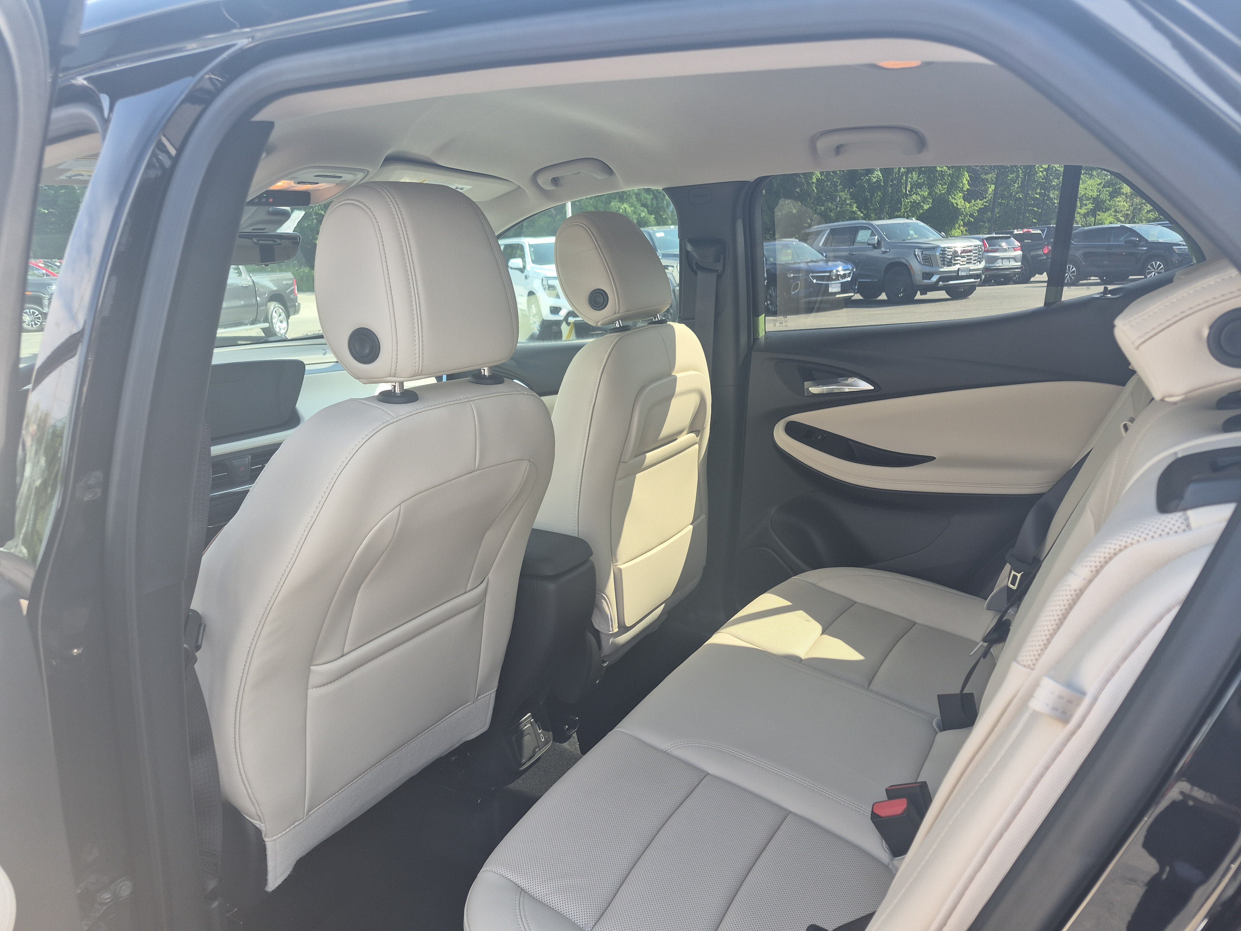 New 2026 Buick Encore GX Avenir w/ Avenir Technology Package AWD/4WD image 10