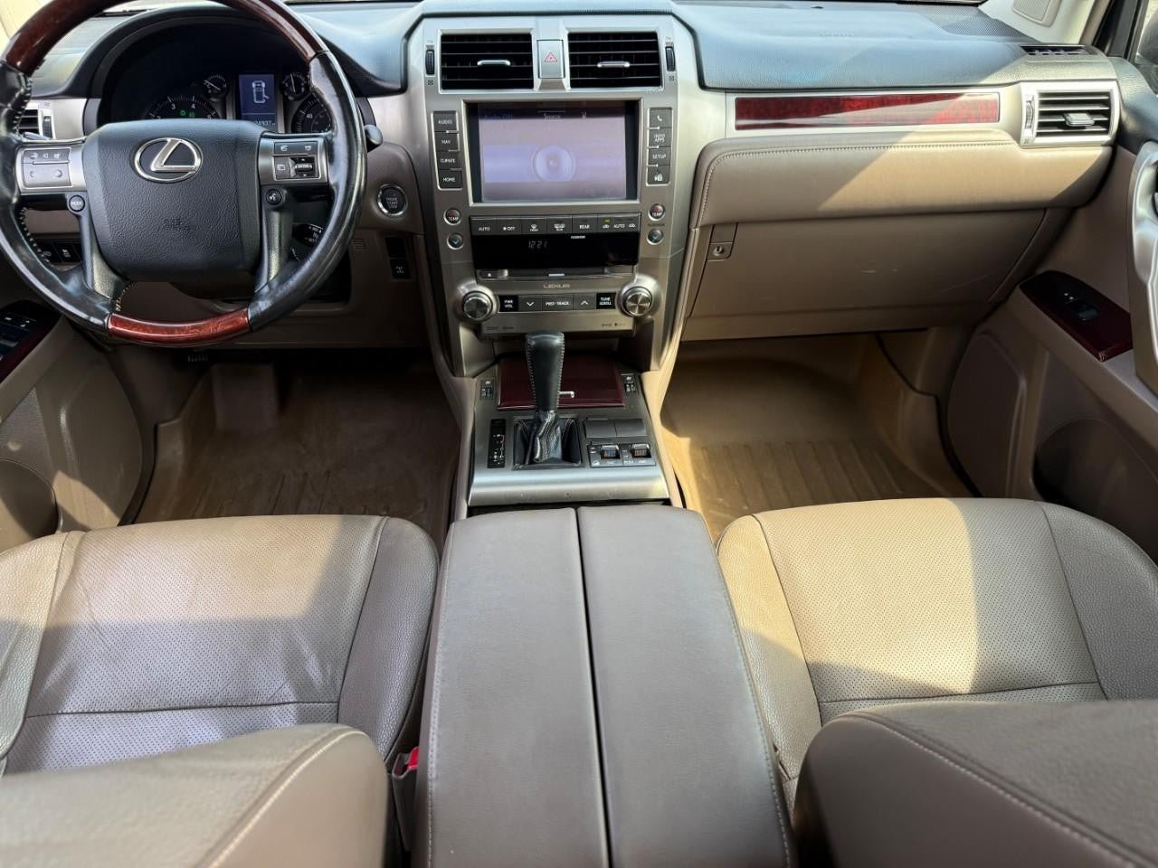 Used 2016 Lexus GX 460 w/ Premium Package AWD/4WD image 9