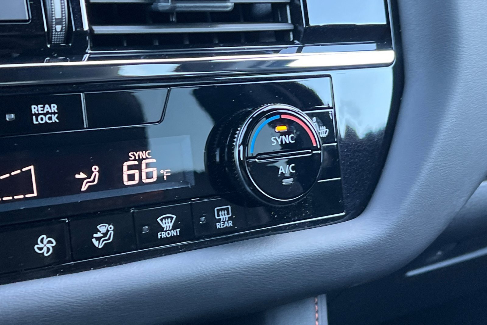 Certified 2025 Nissan Pathfinder Rock Creek image 31