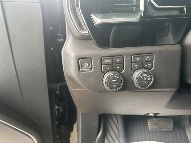New 2026 Chevrolet Silverado 1500 High Country w/ LPO, Dark Essentials Package AWD/4WD image 18
