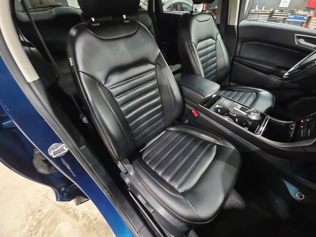 Used 2020 Ford Edge SEL w/ Cold Weather Package image 26