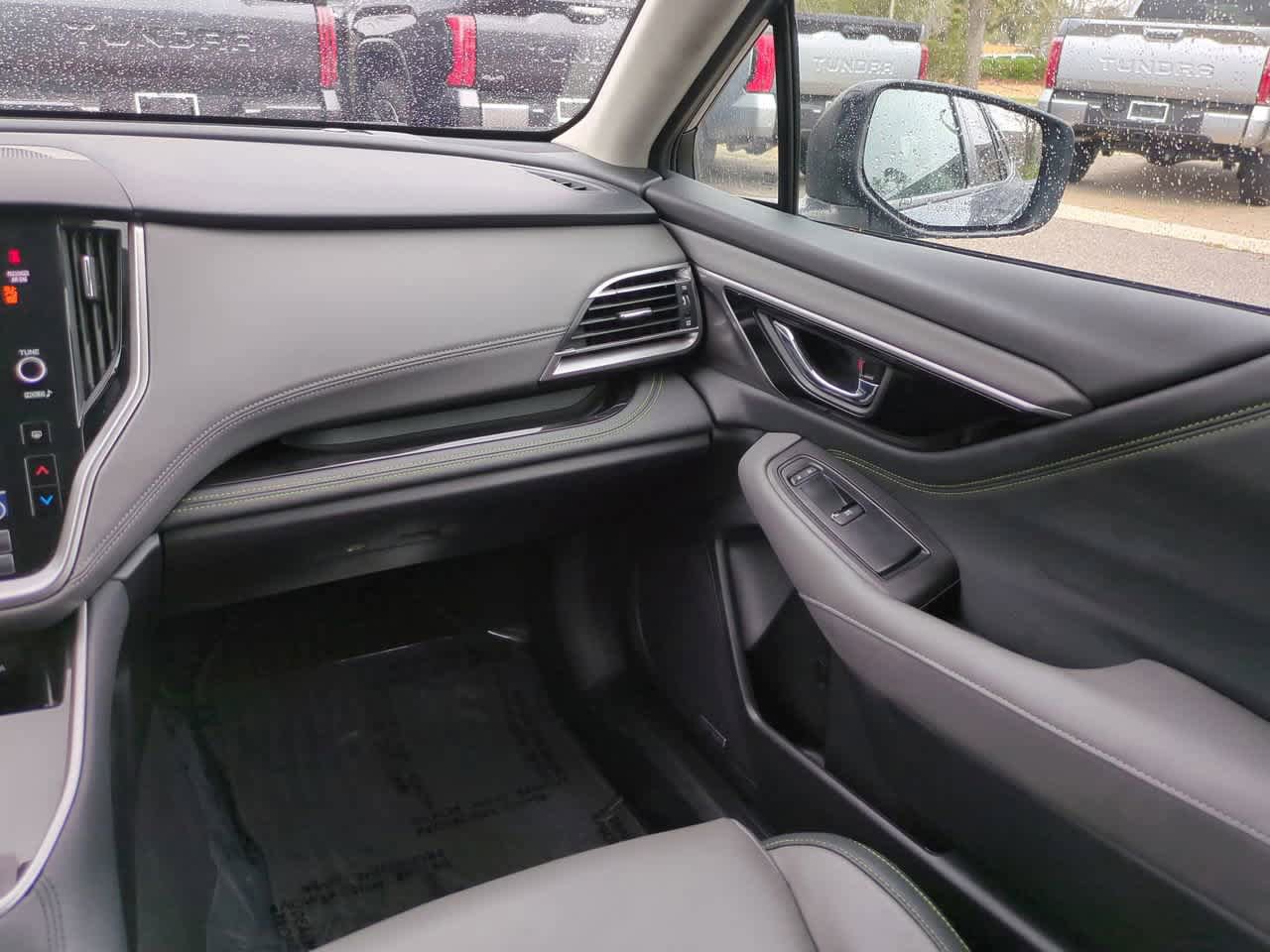 Used 2025 Subaru Outback Onyx Edition AWD/4WD image 16