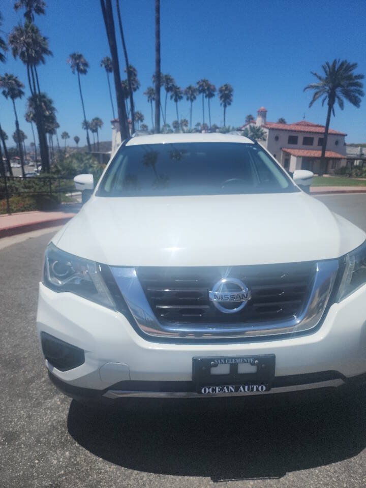 Used 2018 Nissan Pathfinder S FWD image 2