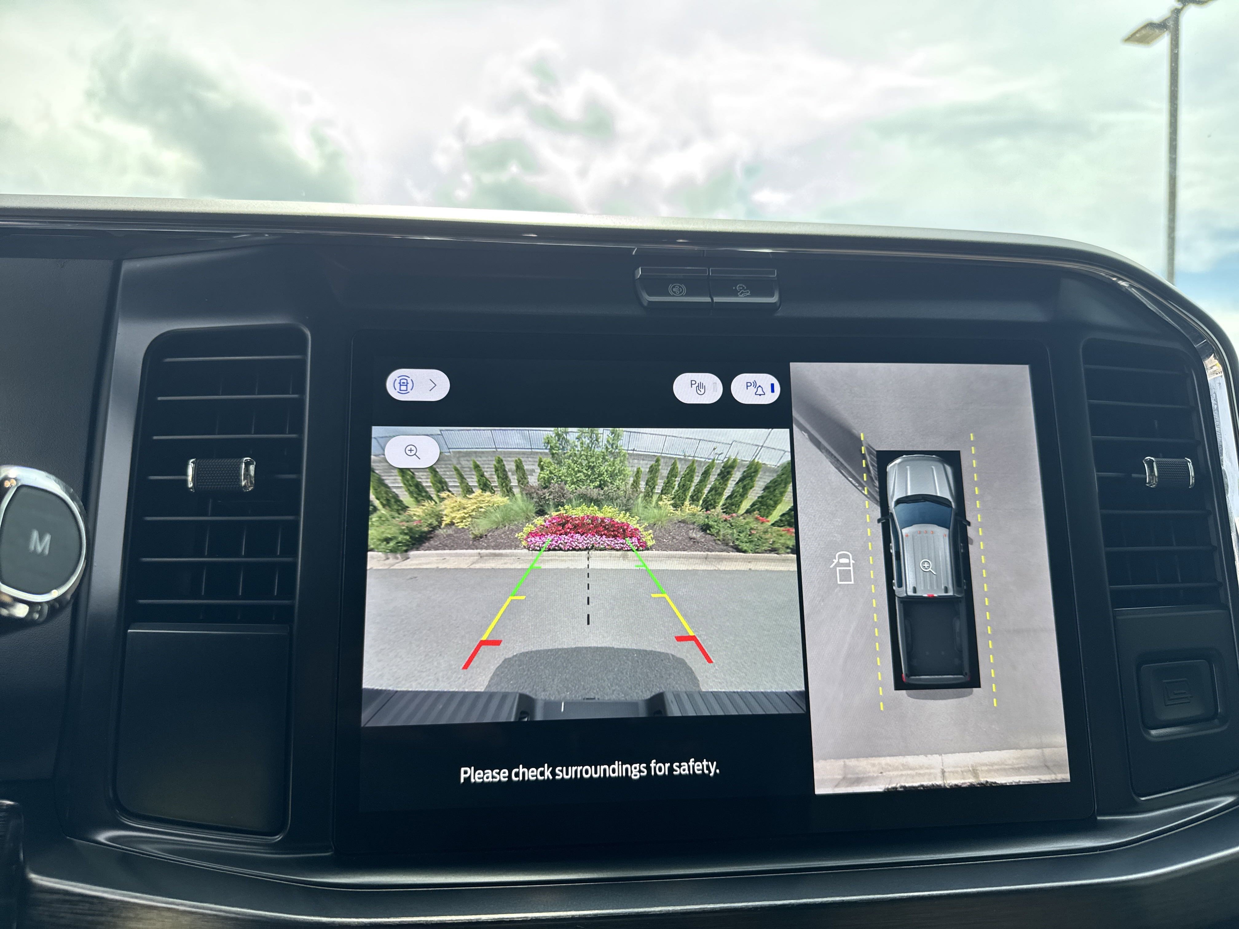 Used 2025 Ford F250 Lariat w/ Chrome Package image 25