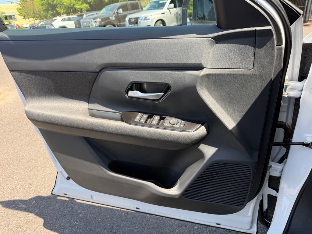 New 2026 Nissan Kicks SV AWD/4WD image 16
