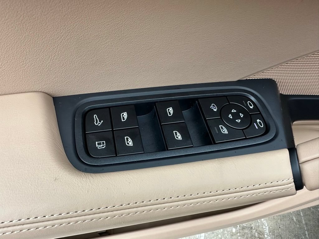 Used 2026 Porsche Cayenne E-Hybrid AWD/4WD image 21
