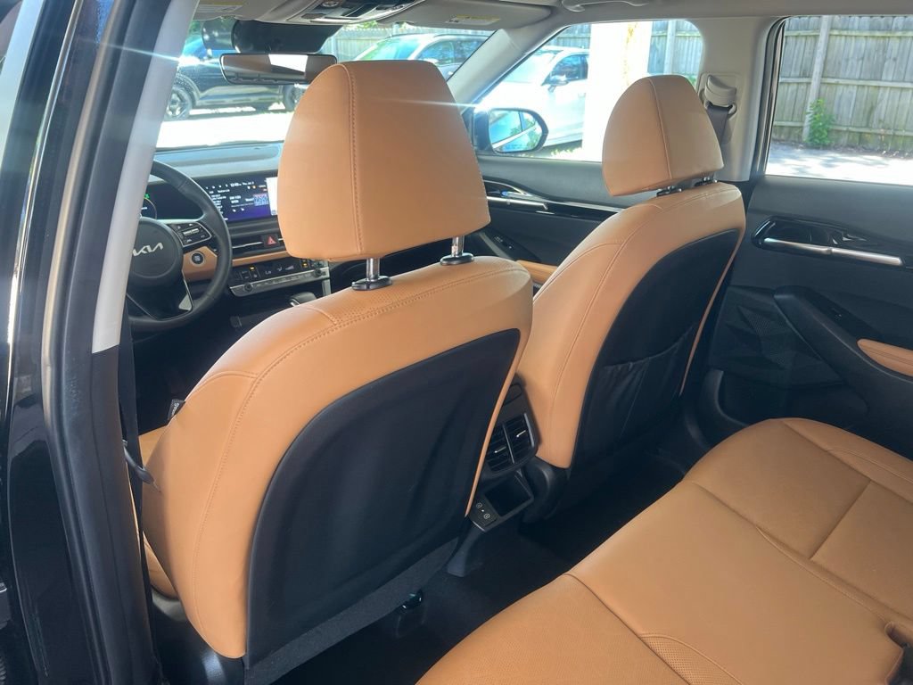 Certified 2025 Kia Seltos EX w/ EX Sunroof Package AWD/4WD image 10