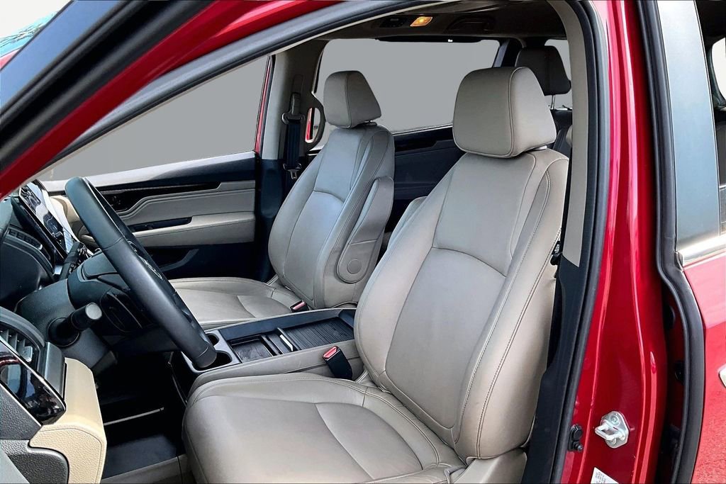 Used 2023 Honda Odyssey Touring image 17