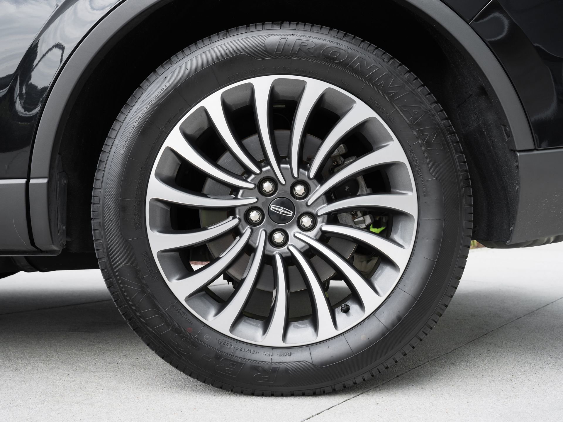 Used 2023 Lincoln Aviator Reserve w/ Equipment Group 201A RWD image 14