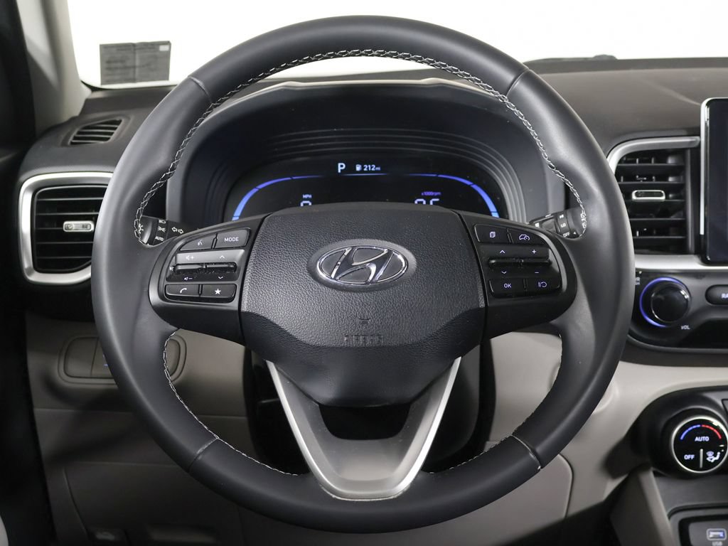 Certified 2024 Hyundai Venue SEL FWD image 32
