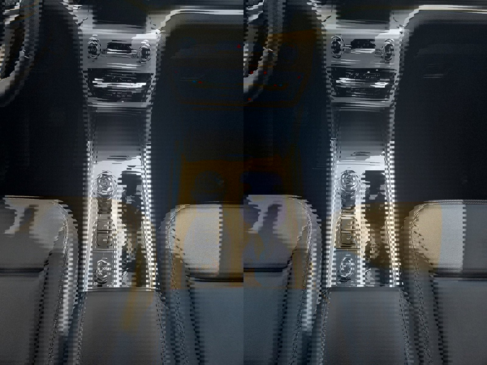 Certified 2022 Ford Explorer XLT w/ Equipment Group 202A image 21