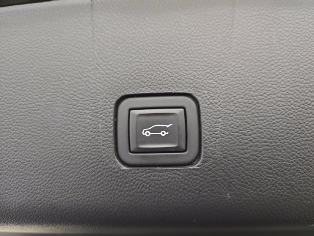 Used 2023 Chevrolet Traverse LT AWD/4WD image 29