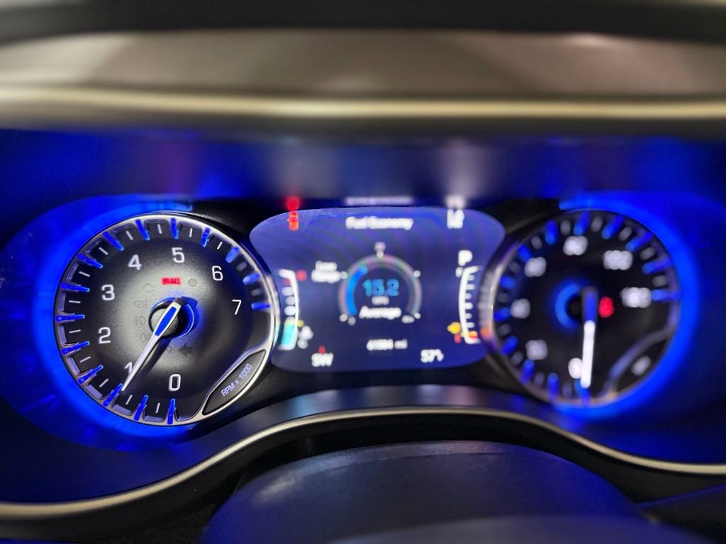 Used 2023 Chrysler Pacifica Touring-L image 13