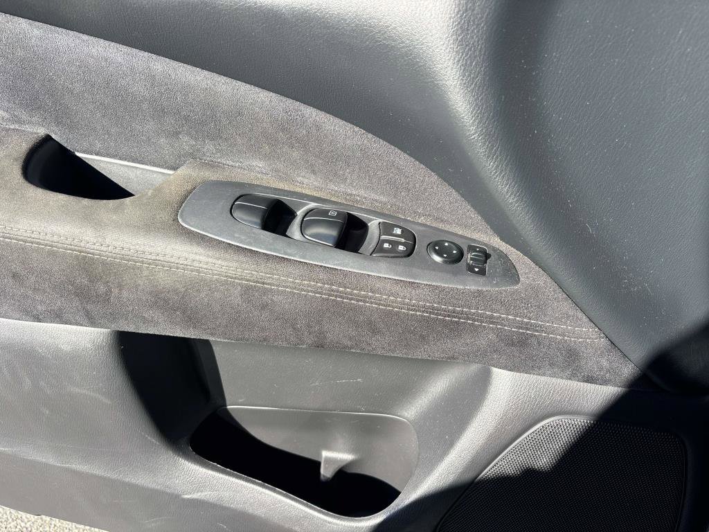 Used 2015 Nissan Pathfinder S image 16