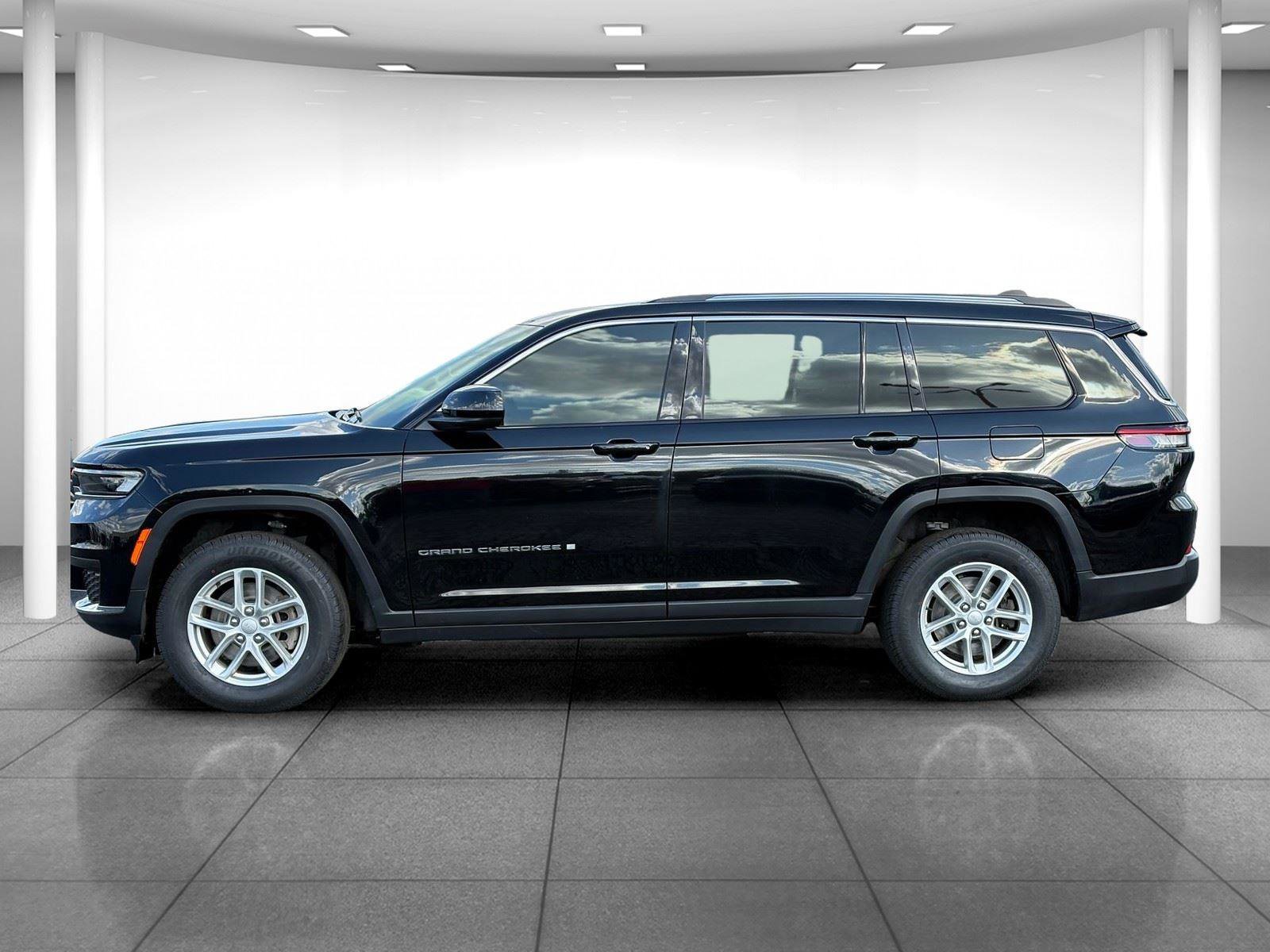Used 2022 Jeep Grand Cherokee L Laredo w/ Luxury Tech Group I AWD/4WD image 4
