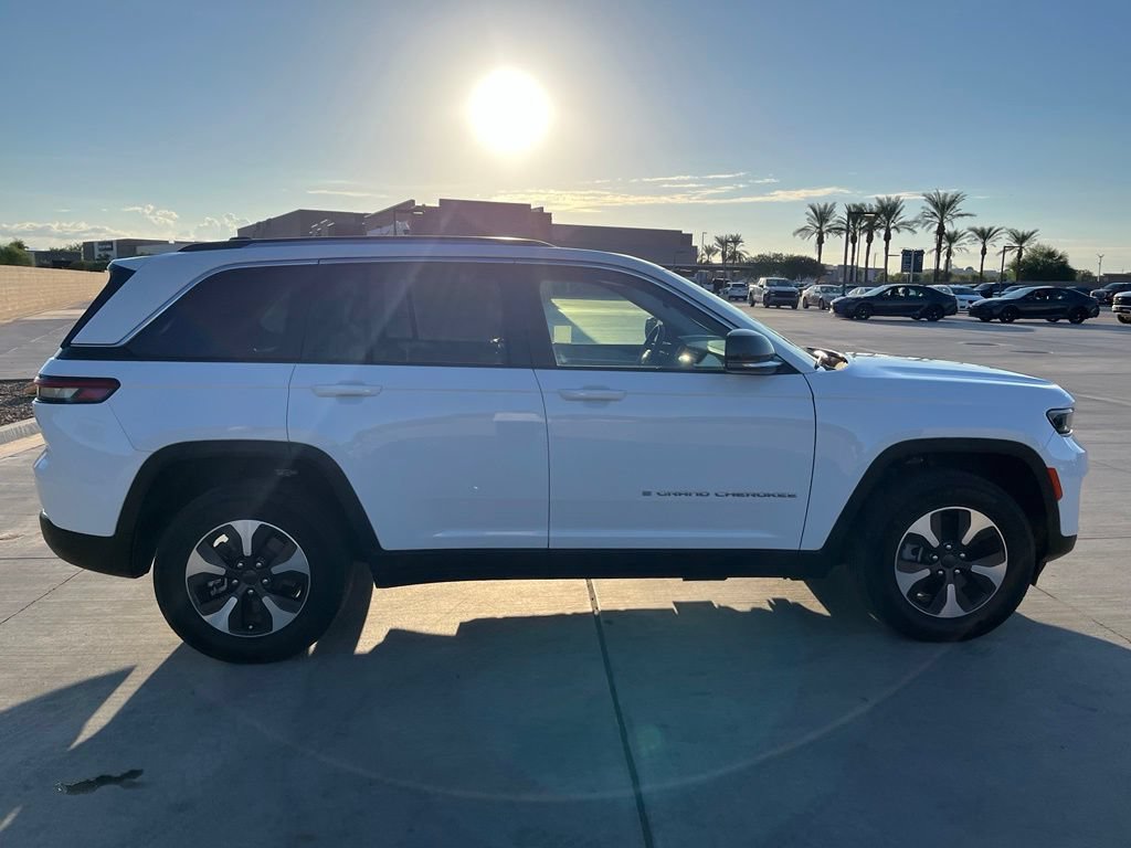 Used 2023 Jeep Grand Cherokee 4WD 4xe image 7