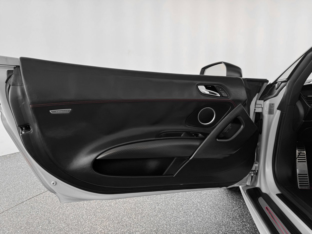 Used 2012 Audi R8 GT image 13