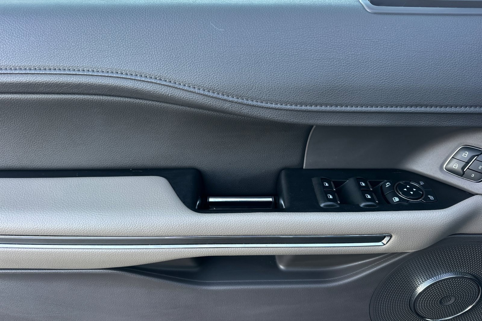 Used 2020 Ford Expedition XLT w/ Equipment Group 202A image 11