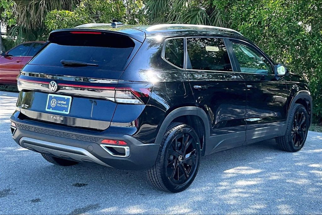 Certified 2025 Volkswagen Taos SE w/ Panoramic Sunroof Package image 5