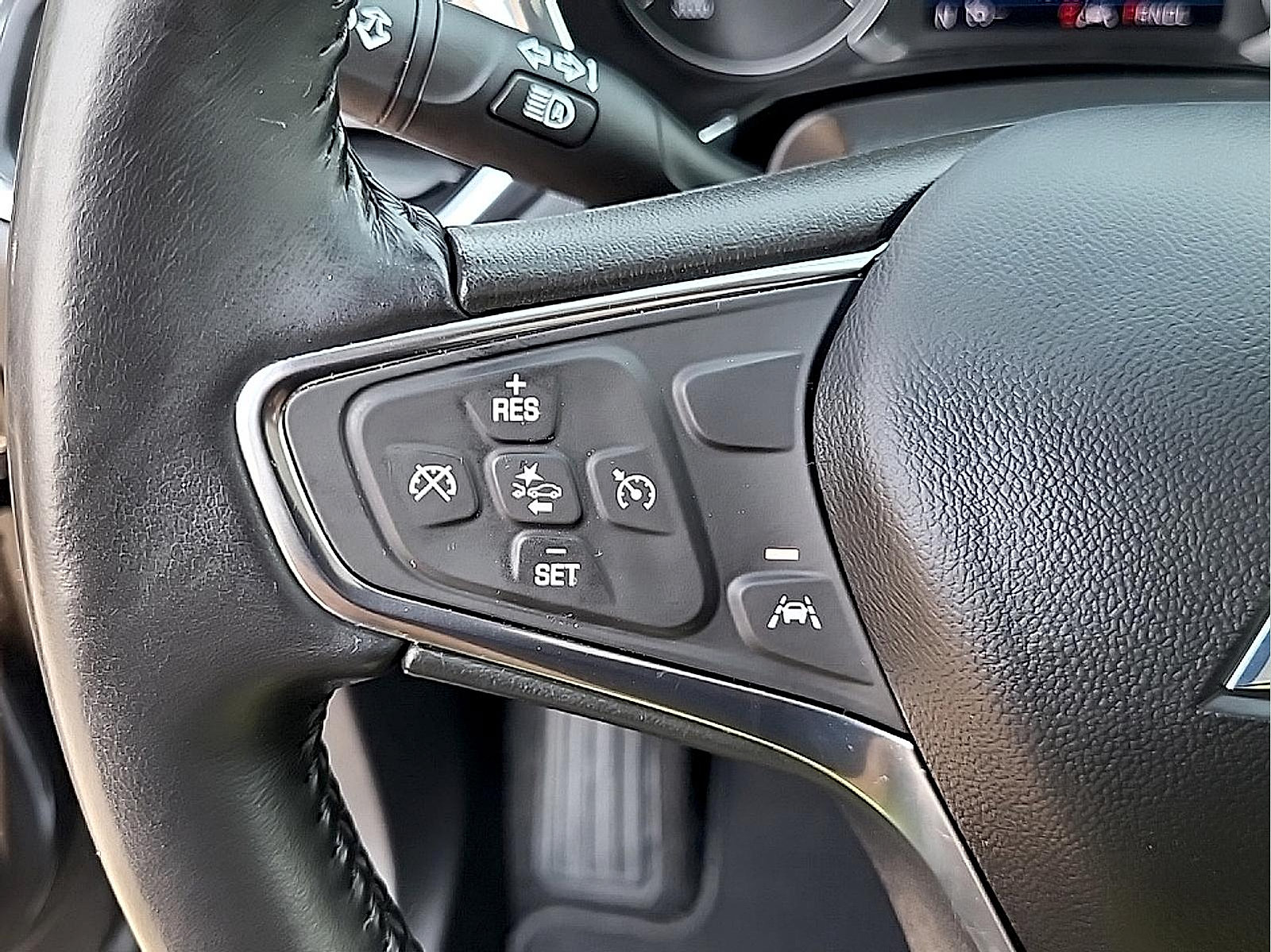 Used 2021 Chevrolet Equinox LT AWD/4WD image 17