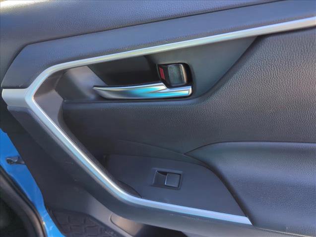 Used 2021 Toyota RAV4 XLE Premium image 26