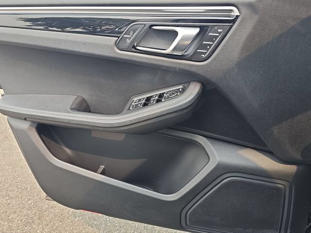 Used 2021 Porsche Macan S AWD/4WD image 24