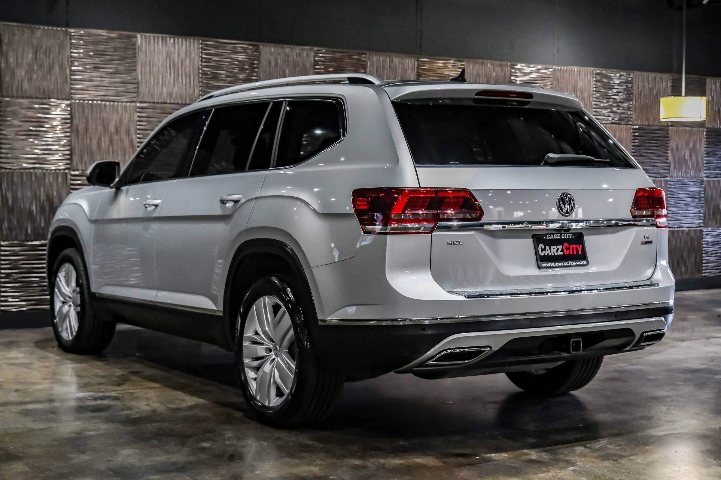 Used 2018 Volkswagen Atlas SEL Premium image 12