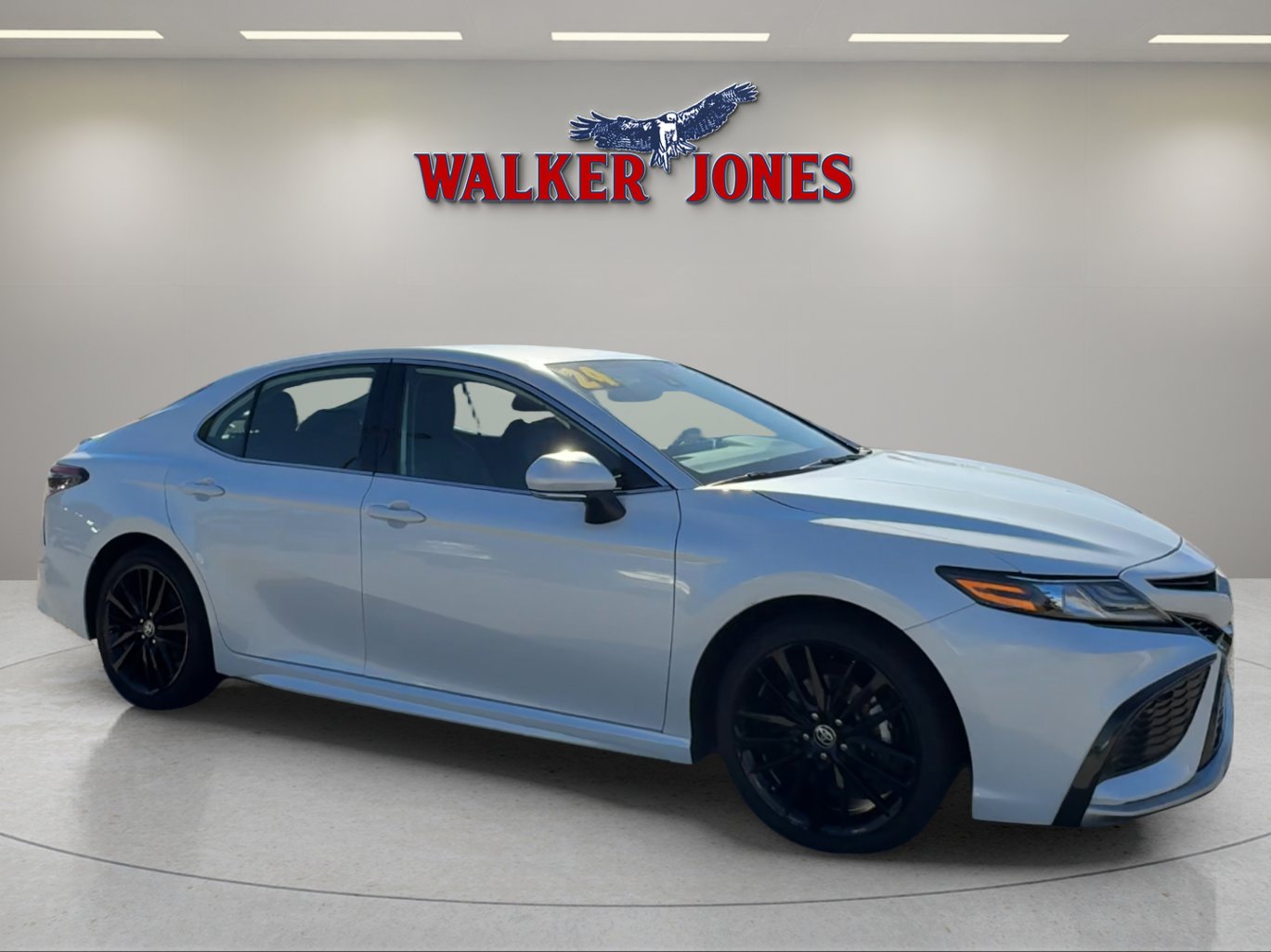 Used 2024 Toyota Camry XSE image 4