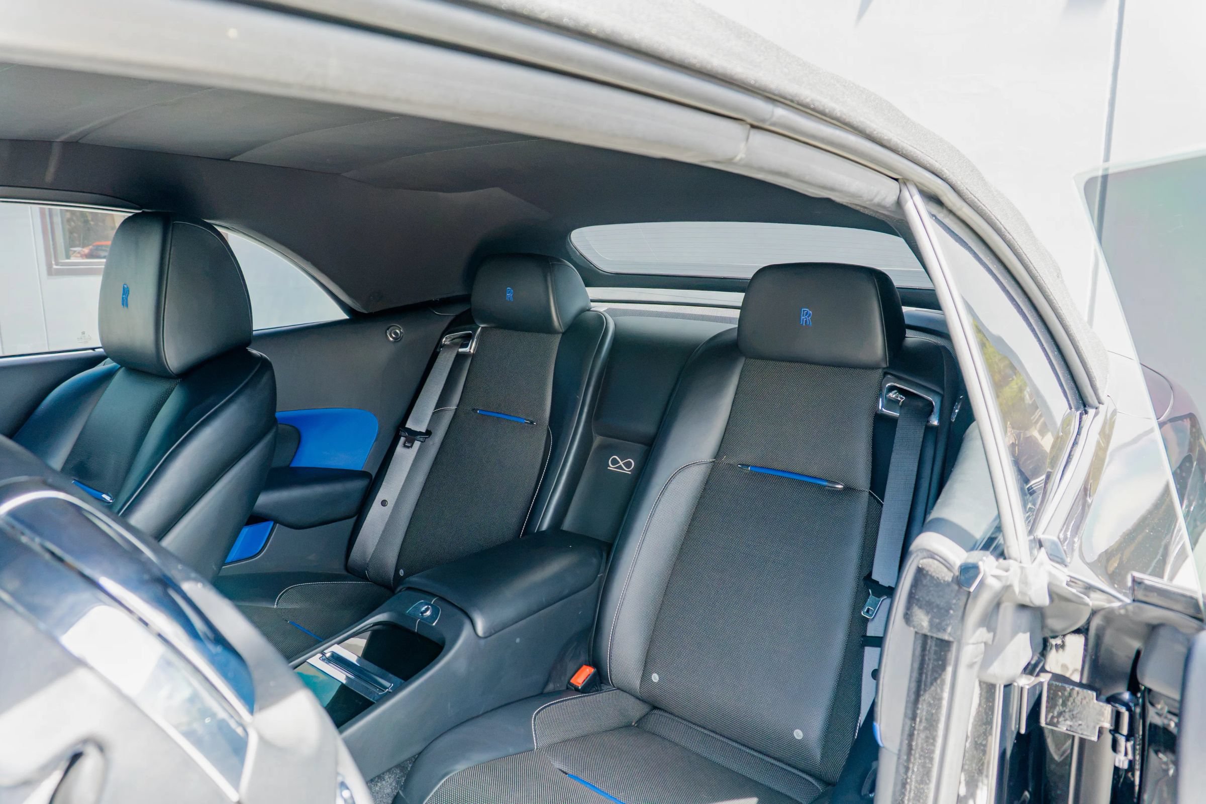 Used 2018 Rolls-Royce Dawn RWD image 53