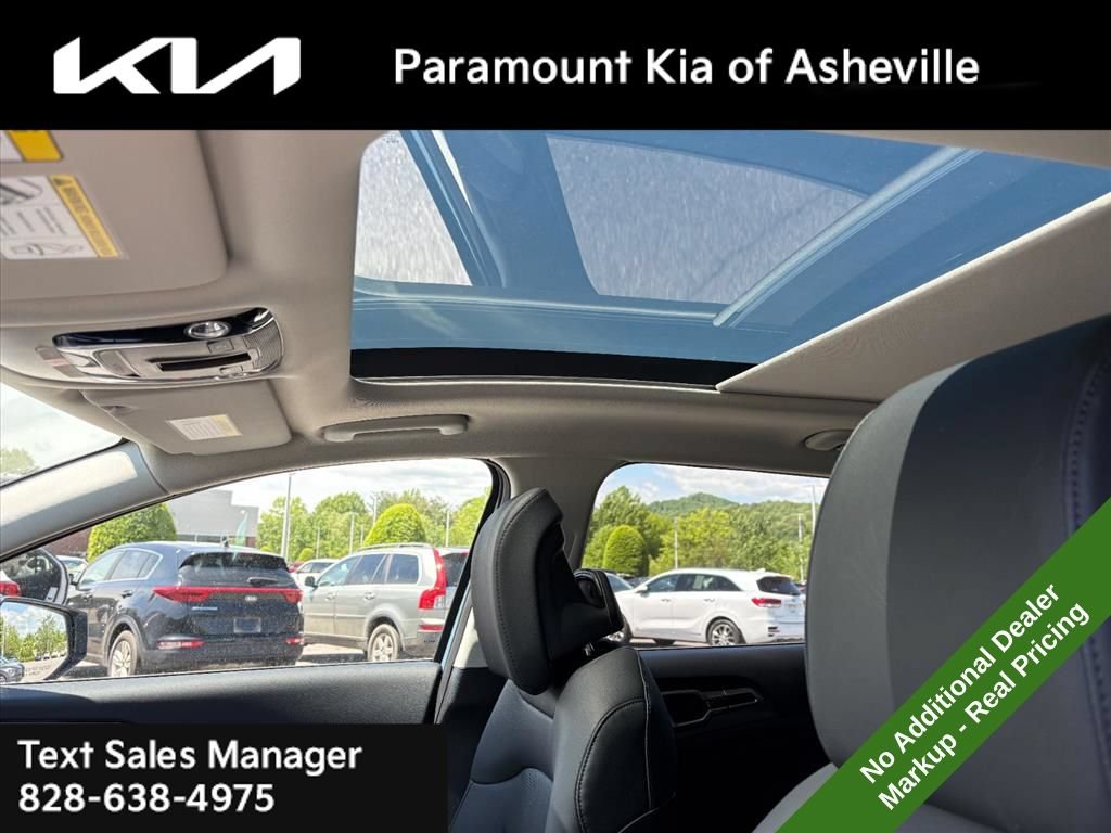 New 2026 Kia Sportage EX w/ EX Panoramic Sunroof Package AWD/4WD image 13