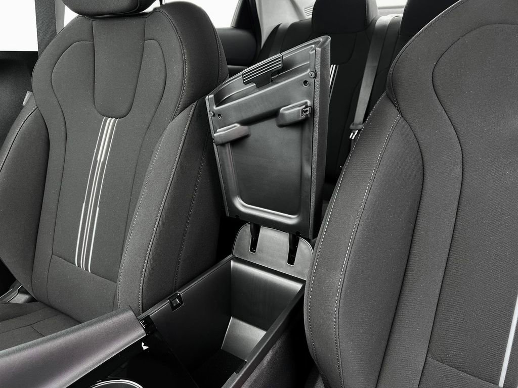 New 2025 Hyundai Elantra Blue image 18