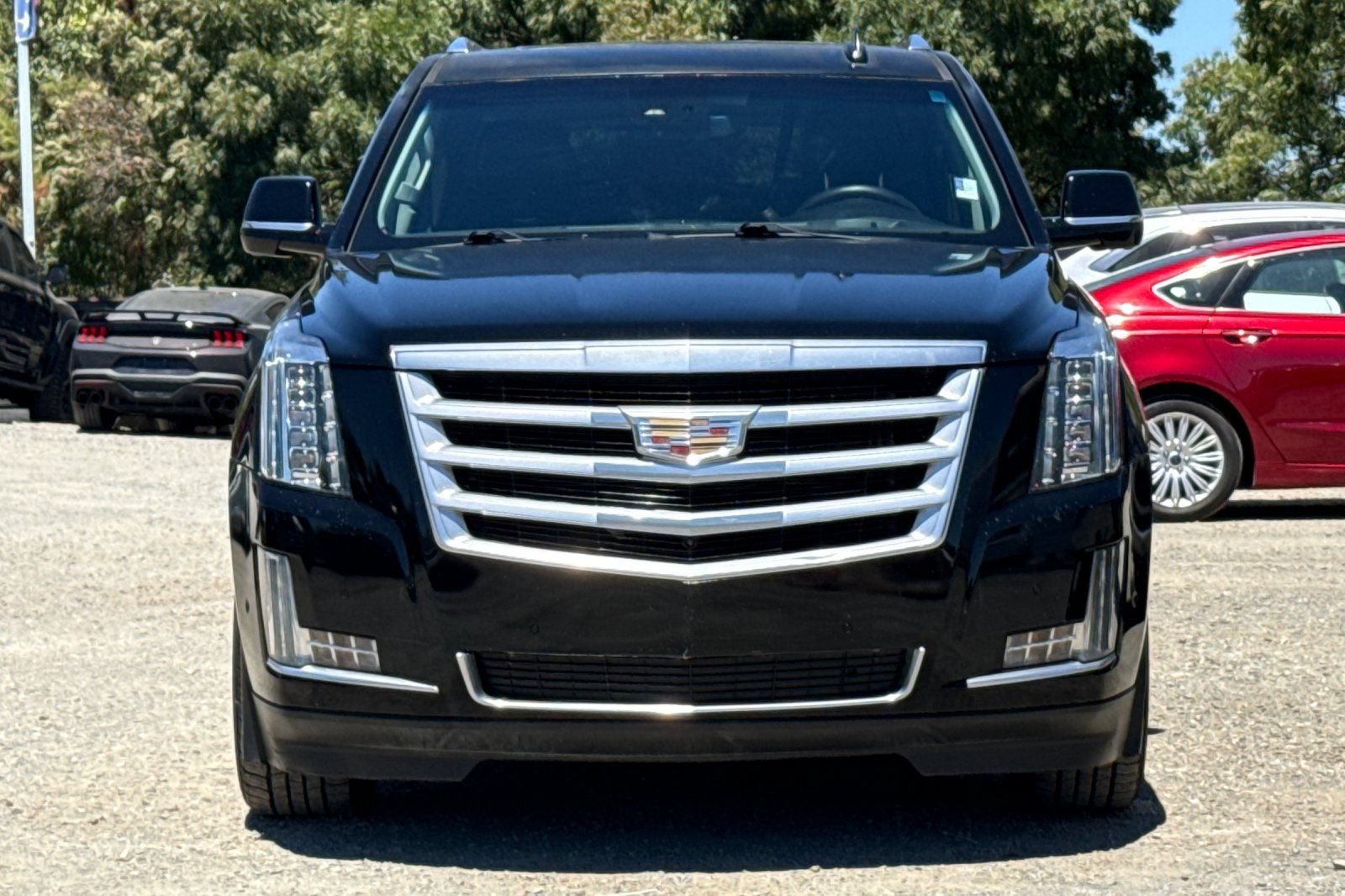 Used 2017 Cadillac Escalade ESV Luxury RWD image 9