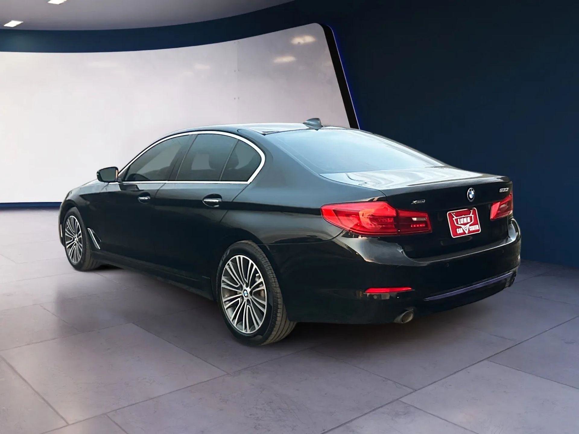 Used 2018 BMW 530i xDrive w/ Premium Package AWD/4WD image 3