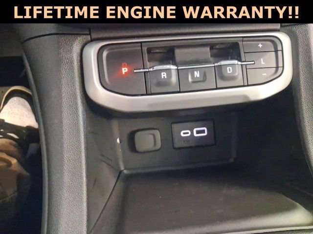 Used 2023 GMC Acadia SLE w/ Driver Convenience Package image 7